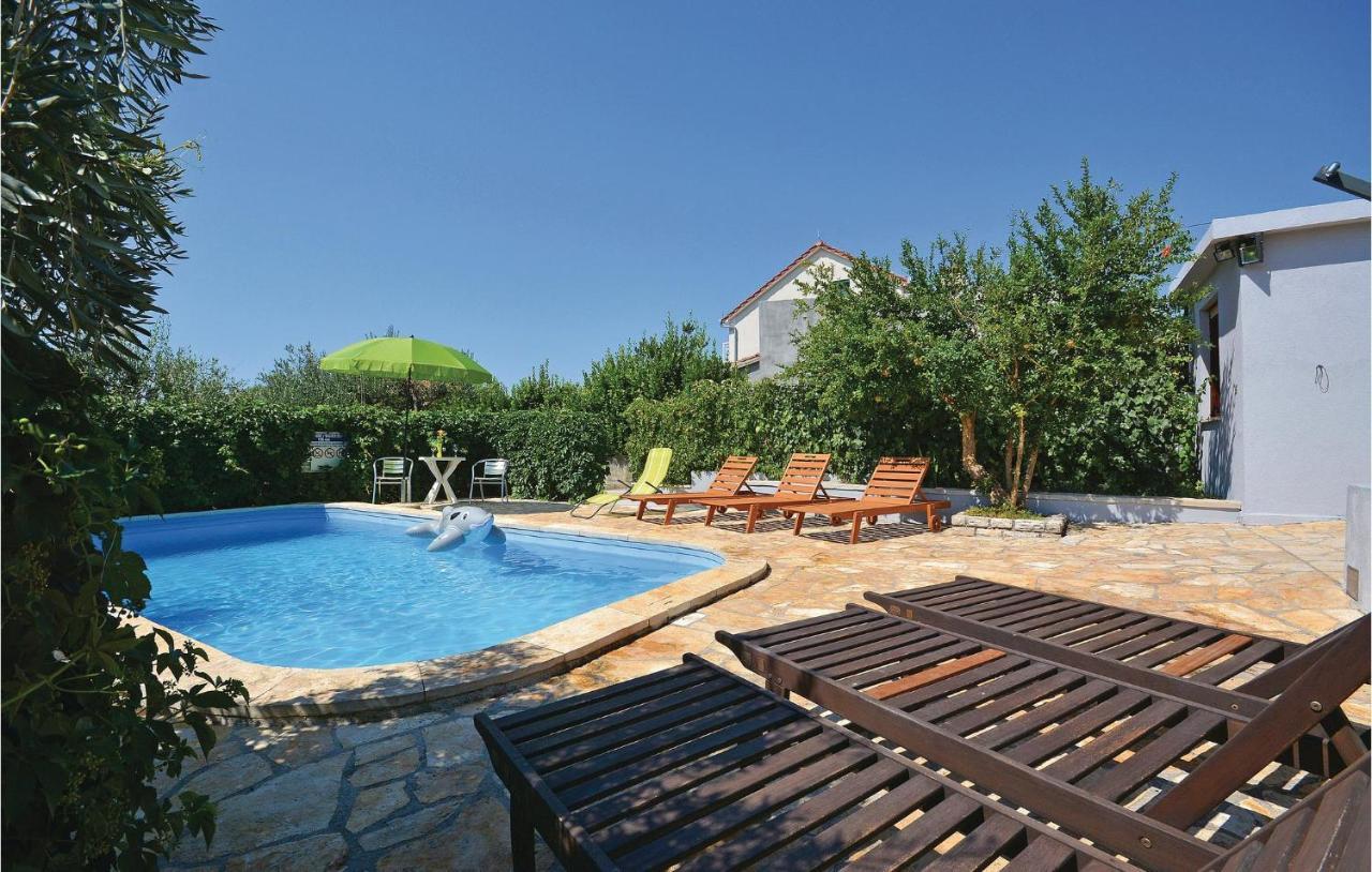 1 Bedroom Nice Apartment In Kastel Sucurac Каштела Экстерьер фото